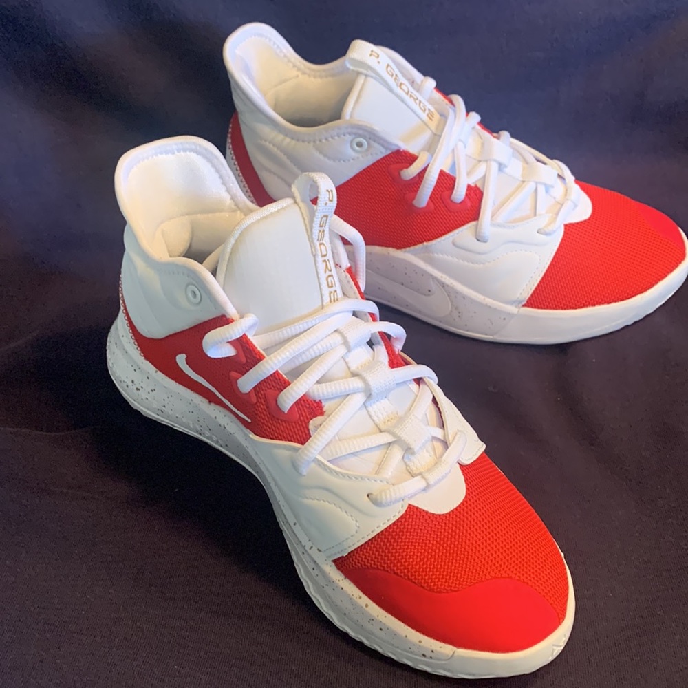 Men’s size 7 Nike one of a kind original.